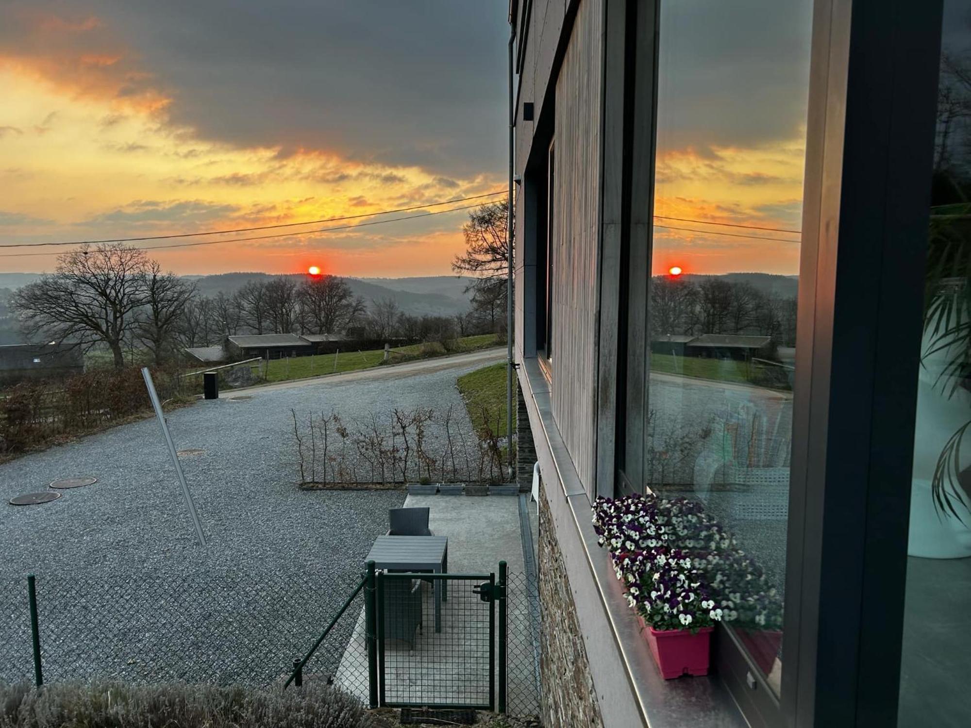 Aparthotel La Planque Du Raton Laveur Lierneux Esterno foto